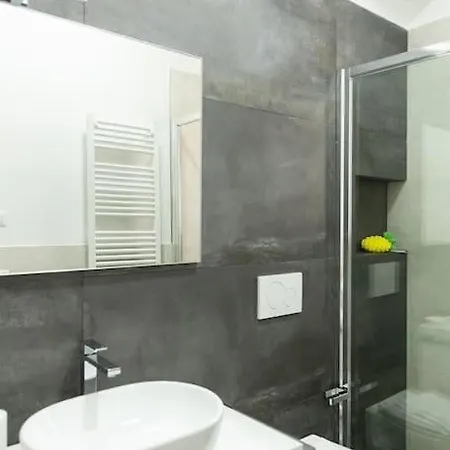 Modern Near Ponte Vecchio. Appartement *